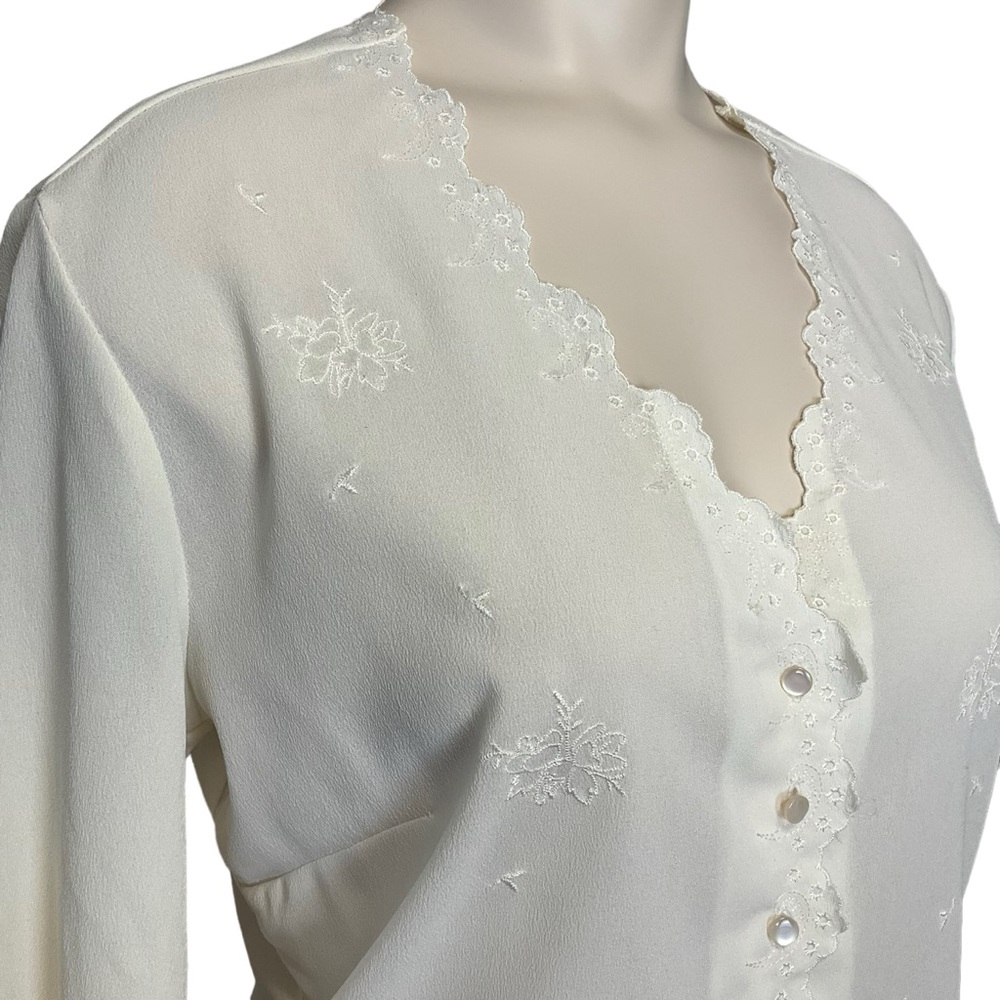 FEMININE sz Medium Blouse V Neck Scalloped Trim Button Front Eyelets Cream +